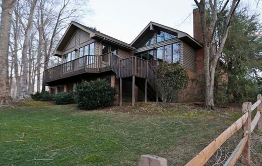 Click to enlarge The home of John Hinckley's mother