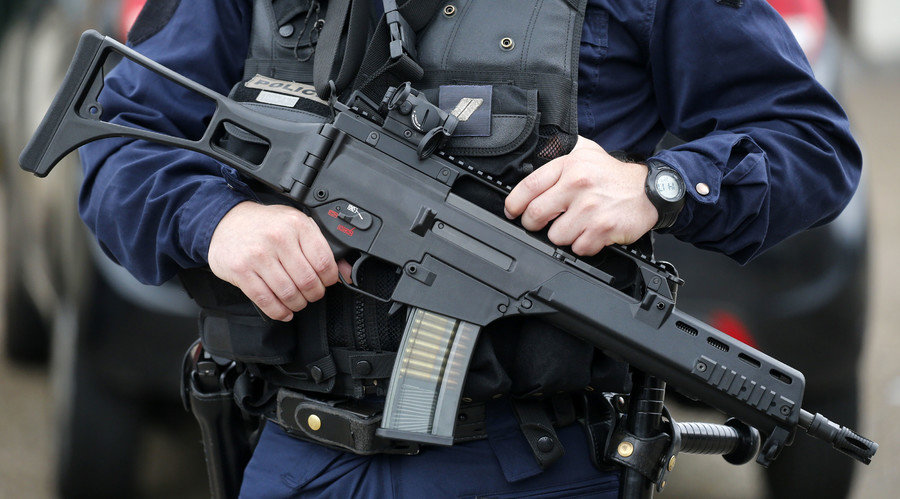 Click to enlarge assault rifle