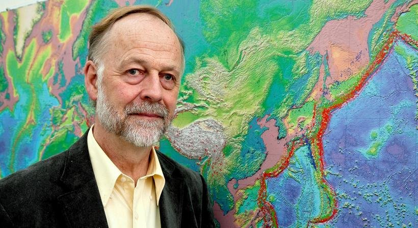 Dr. Páll Einarsson, professor at the University of Iceland Institute of Earth Sciences