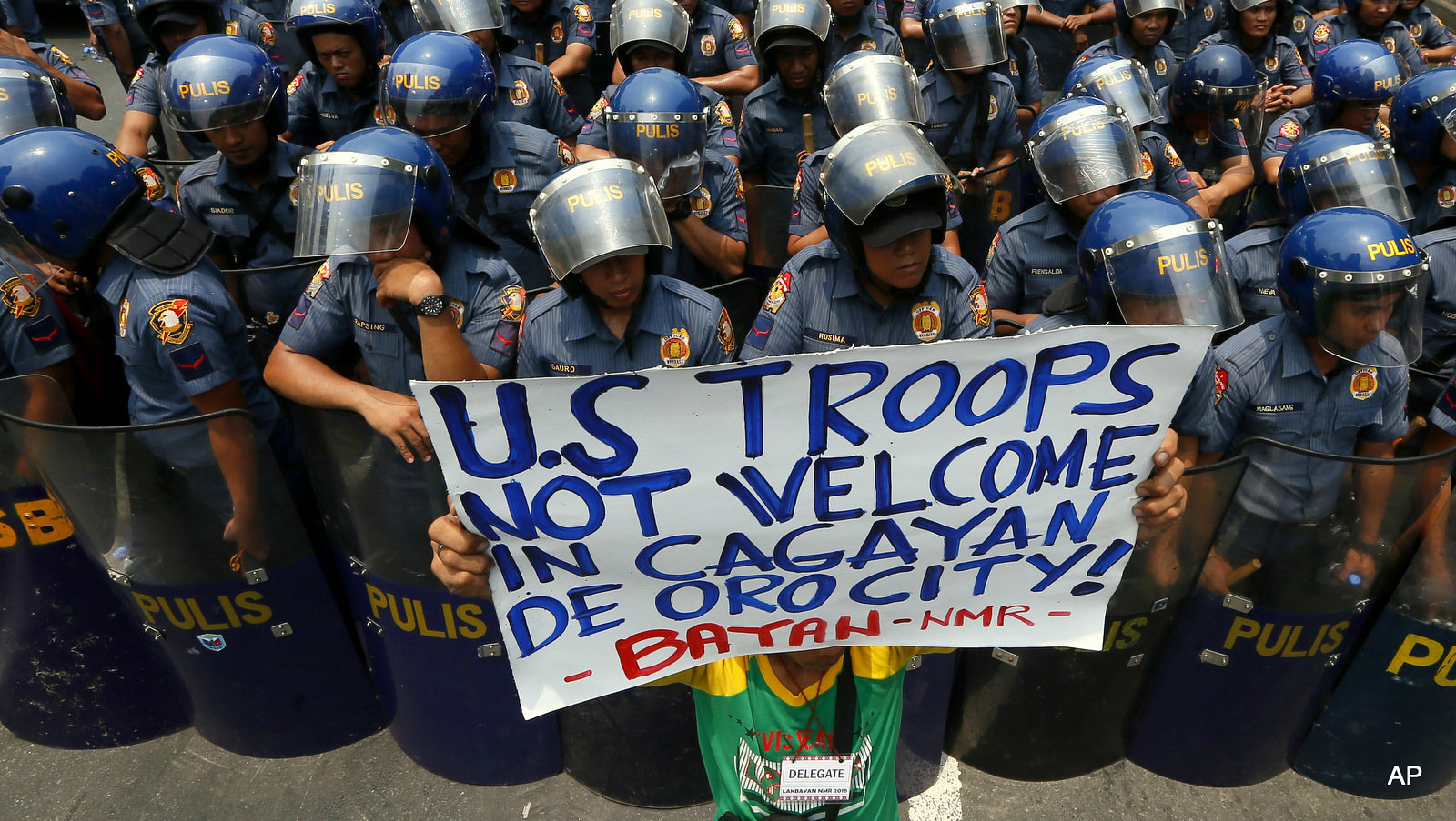 Click to enlarge Philippines protest Kerry