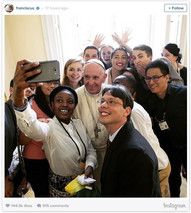 Click to enlarge Pope Francis selfie