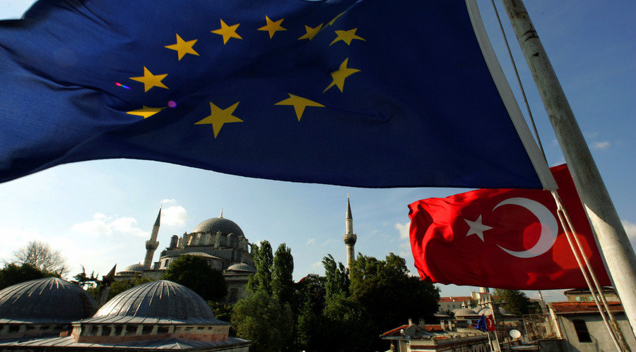 Click to enlarge EU and Turkey flags