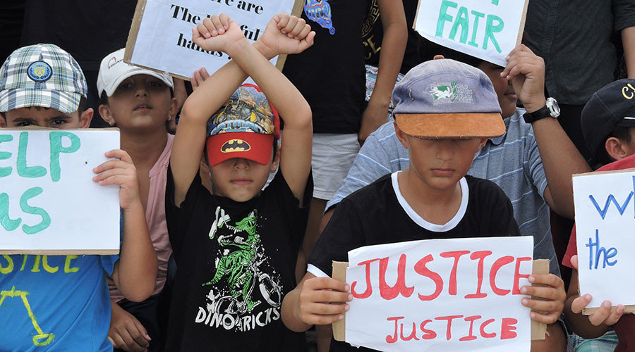 Click to enlarge protesters