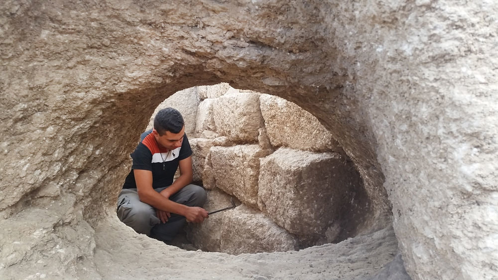 archeologist