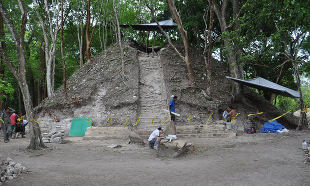 Click to enlarge Xunantunich_1