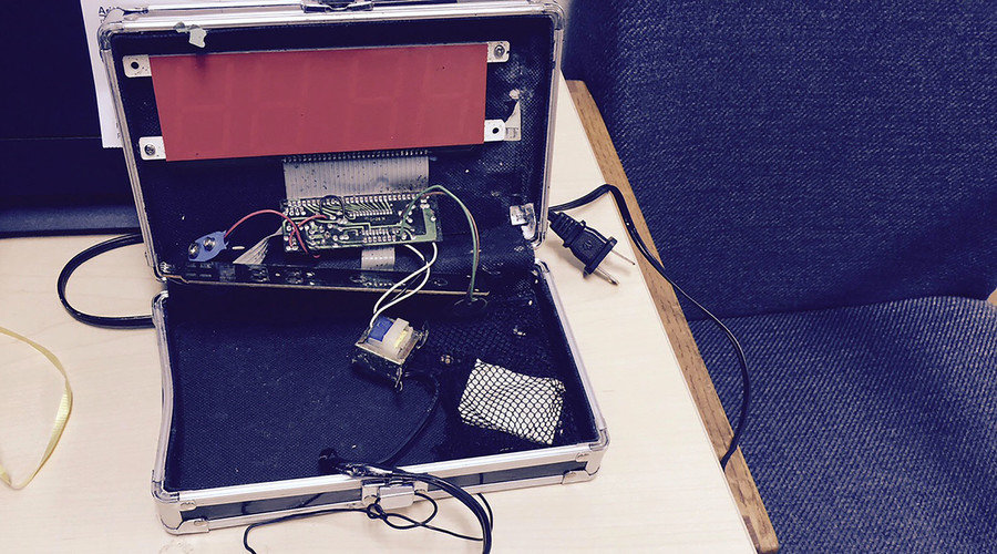 Click to enlarge homemade clock Ahmed Mohamed
