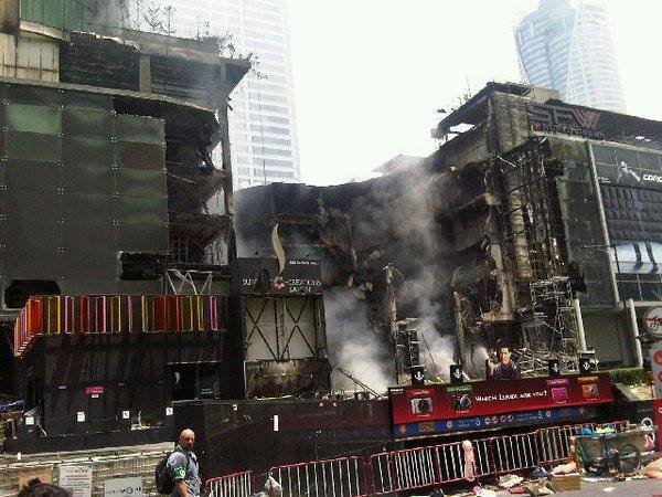Click to enlarge Shinawatra's supporters violence