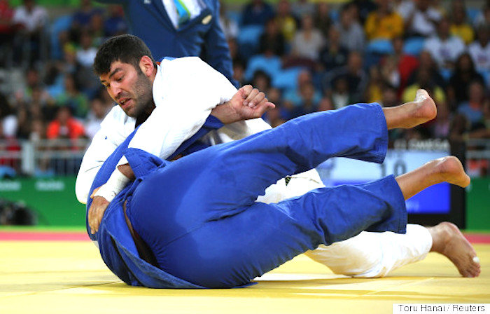 Judoka fight