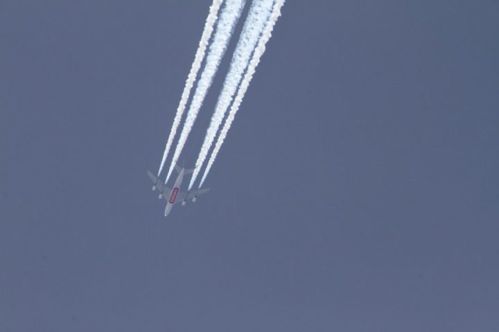 contrails chemtrails