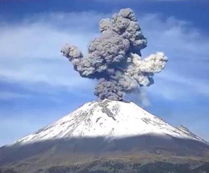 Mexico's Popocatépetl volcano erupts