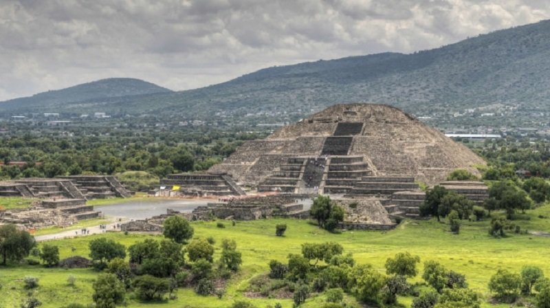 Pyramid of the Moon