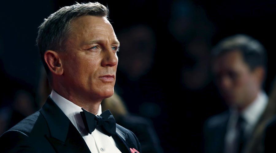 Daniel Craig