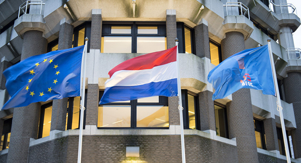 EU and Netherland flags