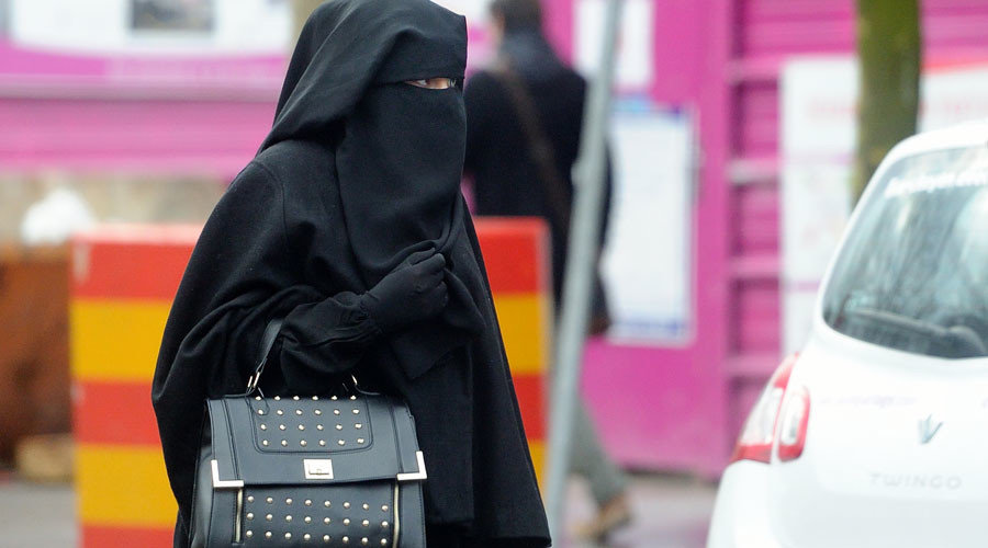 woman in burqa