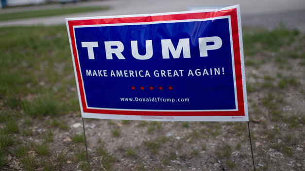 Trump campaigne yard sign