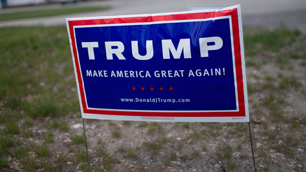 Click to enlarge Trump campaigne yard sign
