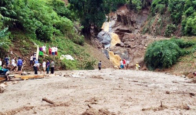 Click to enlarge Vietnam storm damage