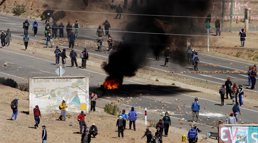 Miners blocking highway during strike