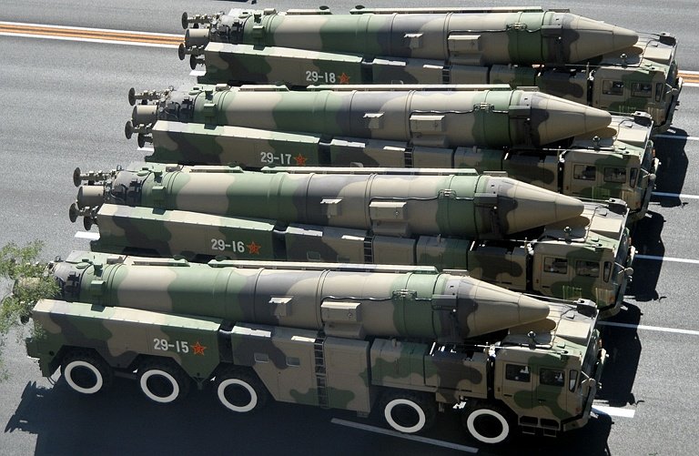 Chinese missles on parade