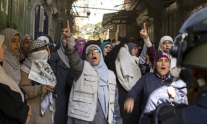 Click to enlarge Palestinian women