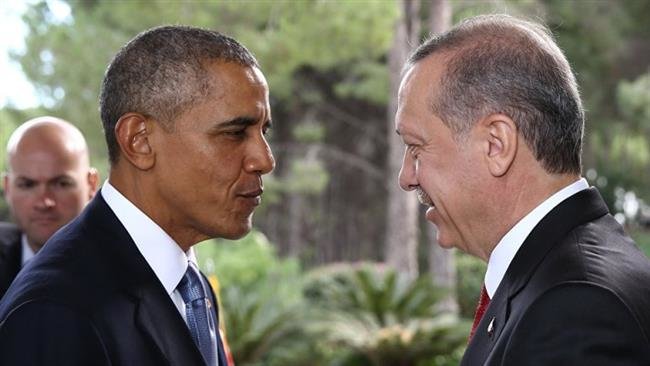 Turkish President Recep Tayyip Erdogan (R) receives US President Barack Obama