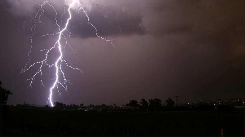 The lightning struck a group of fishermen killing four of them on the spot 