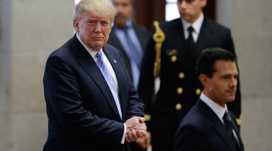 Click to enlarge U.S. Republican presidential nominee Donald Trump and Mexico's President Enrique Pena Nieto