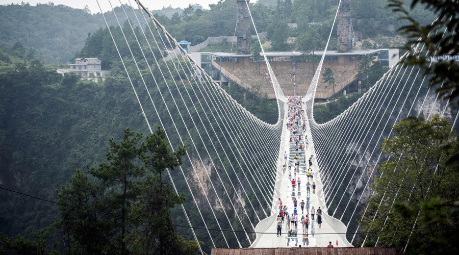 world's highest and longest glass-bottomed bridge