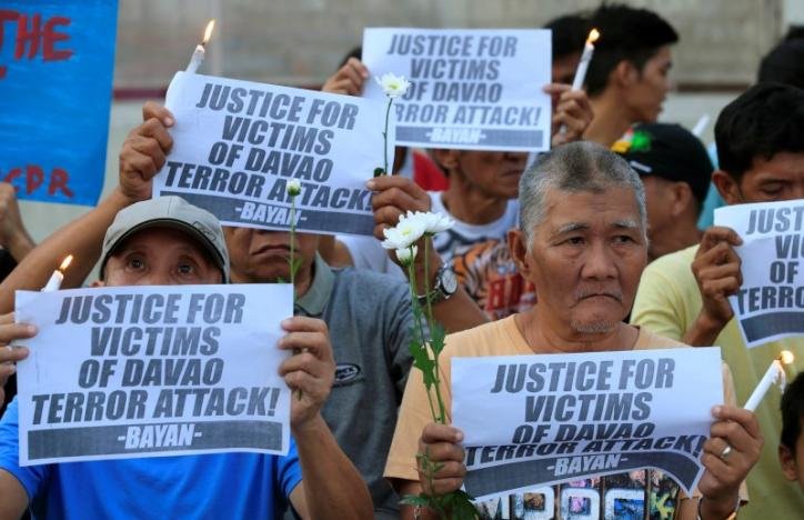 Philipine mourners