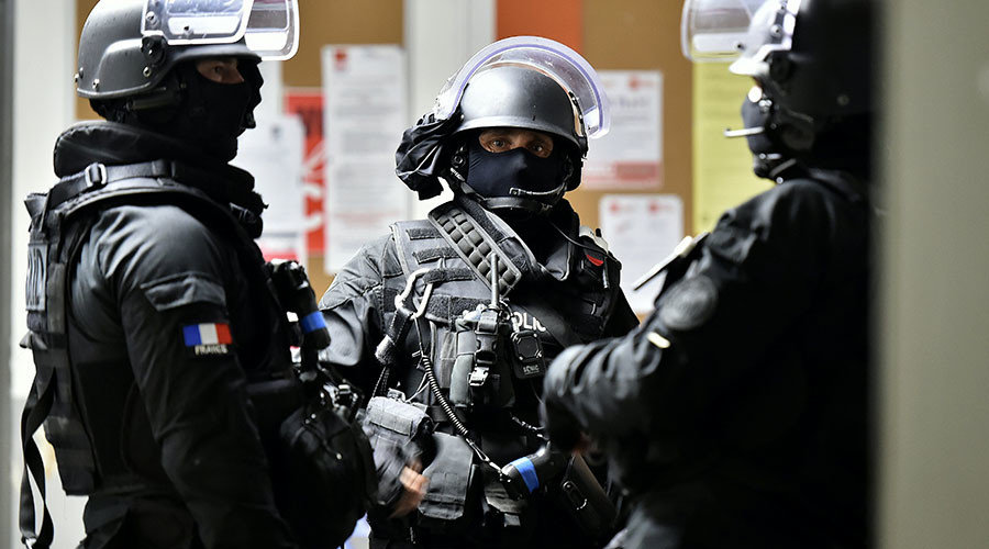 soldiers