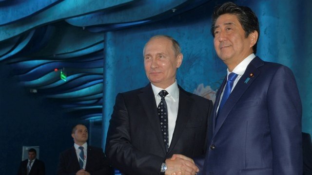 Click to enlarge putin Abe Vladivostok summit