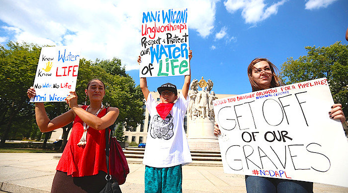 Click to enlarge Sioux protesters
