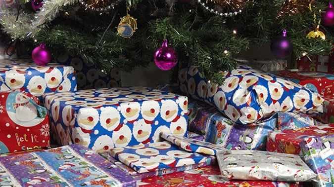 xmas gifts under tree