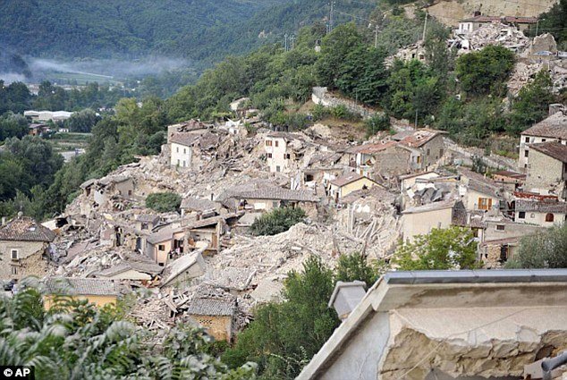 Click to enlarge A large earthquake on one fault can trigger large aftershocks on separate faults within just a few minutes, scientists have found. The town of Pescara del Tronto was one of the worst hit with buildings flattened (pictured) by the magnitude 6.2 earthquake