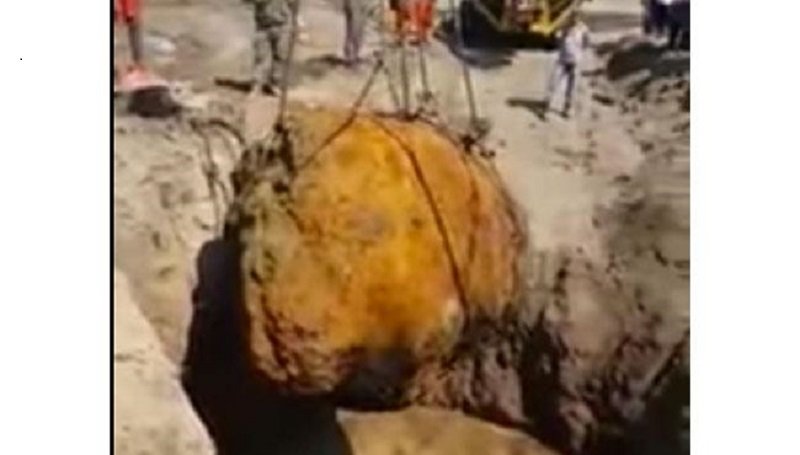 Click to enlarge 30 Tonne Meteorite