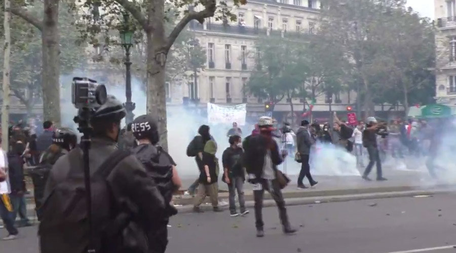Click to enlarge Paris labor clashes