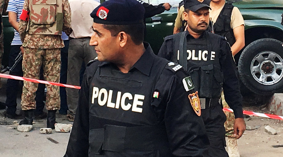 Click to enlarge Pakistani Police and soldiers