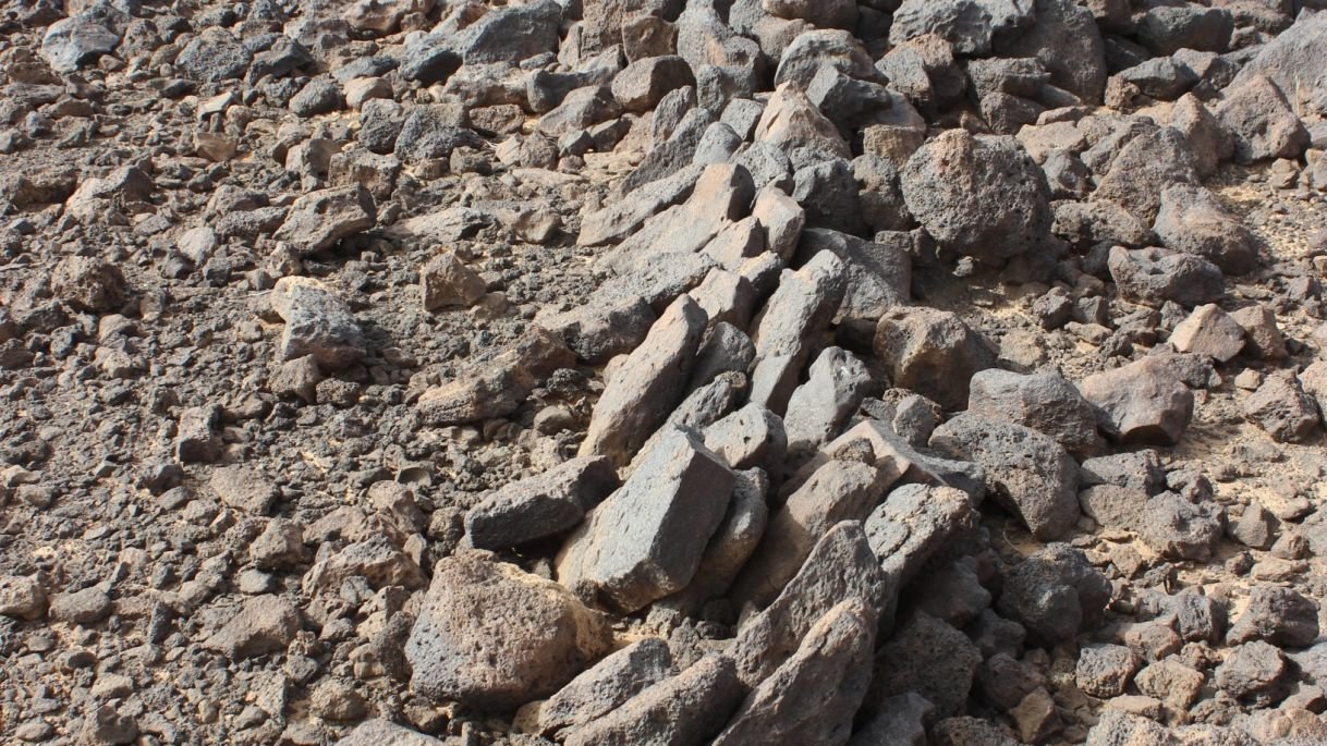 Click to enlarge Tulul al-Ghusayn stones