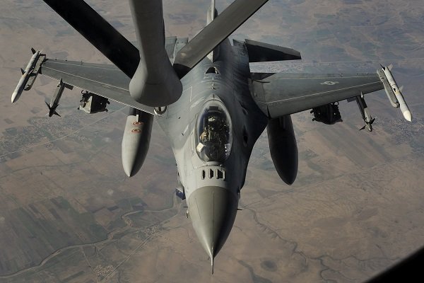 F-16 KC-135