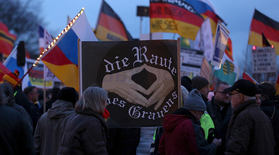 Supporters of the anti-Islam movement 
