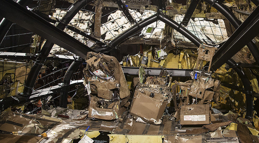 Click to enlarge MH17 cockpit