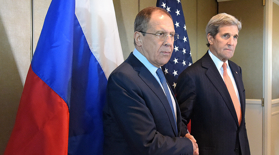 Russian Foreign Minister Sergei Lavrov (left) and US Secretary of State John Kerry