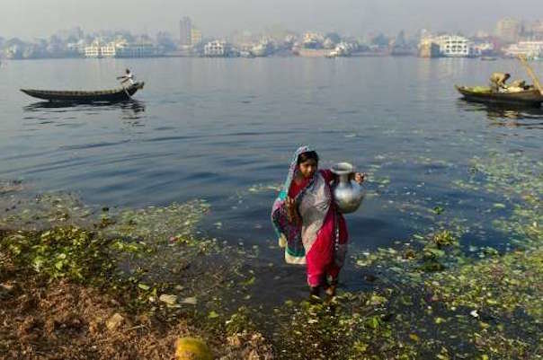 Click to enlarge water tables lowering Dhaka