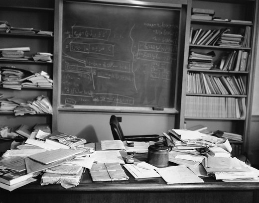 Click to enlarge Albert Einstein's desk 1955