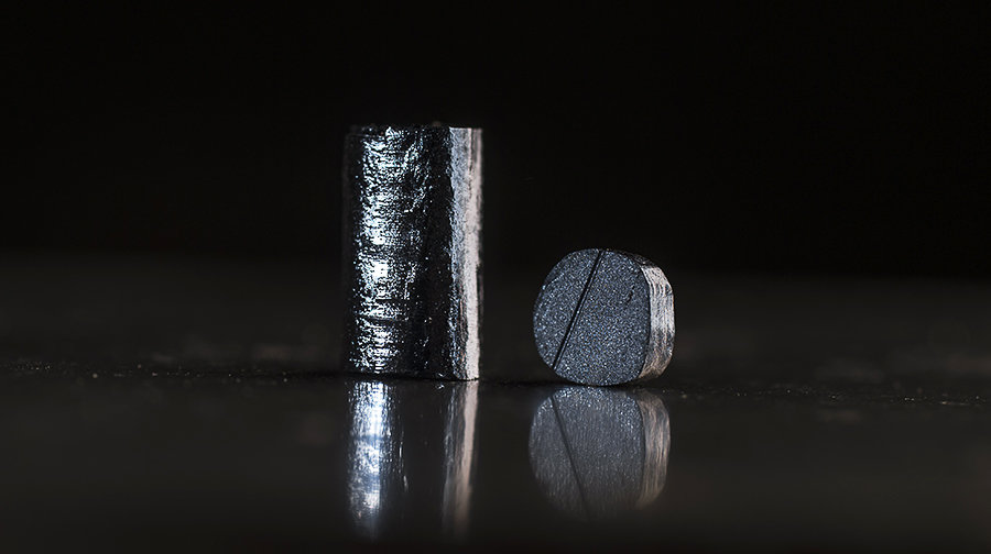Click to enlarge samarium hexaboride