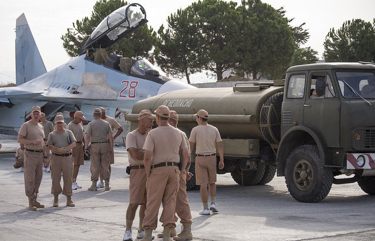 Click to enlarge Russian soldiers