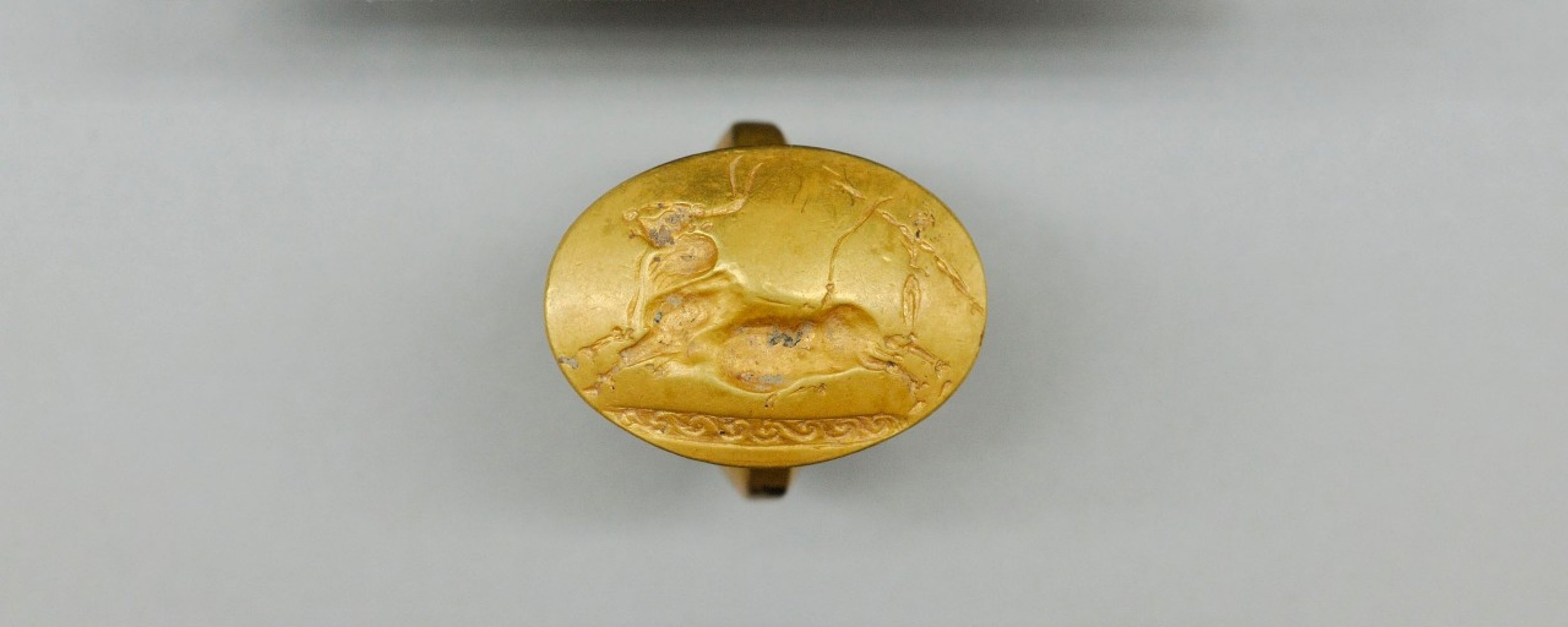 Mycenaean golden ring