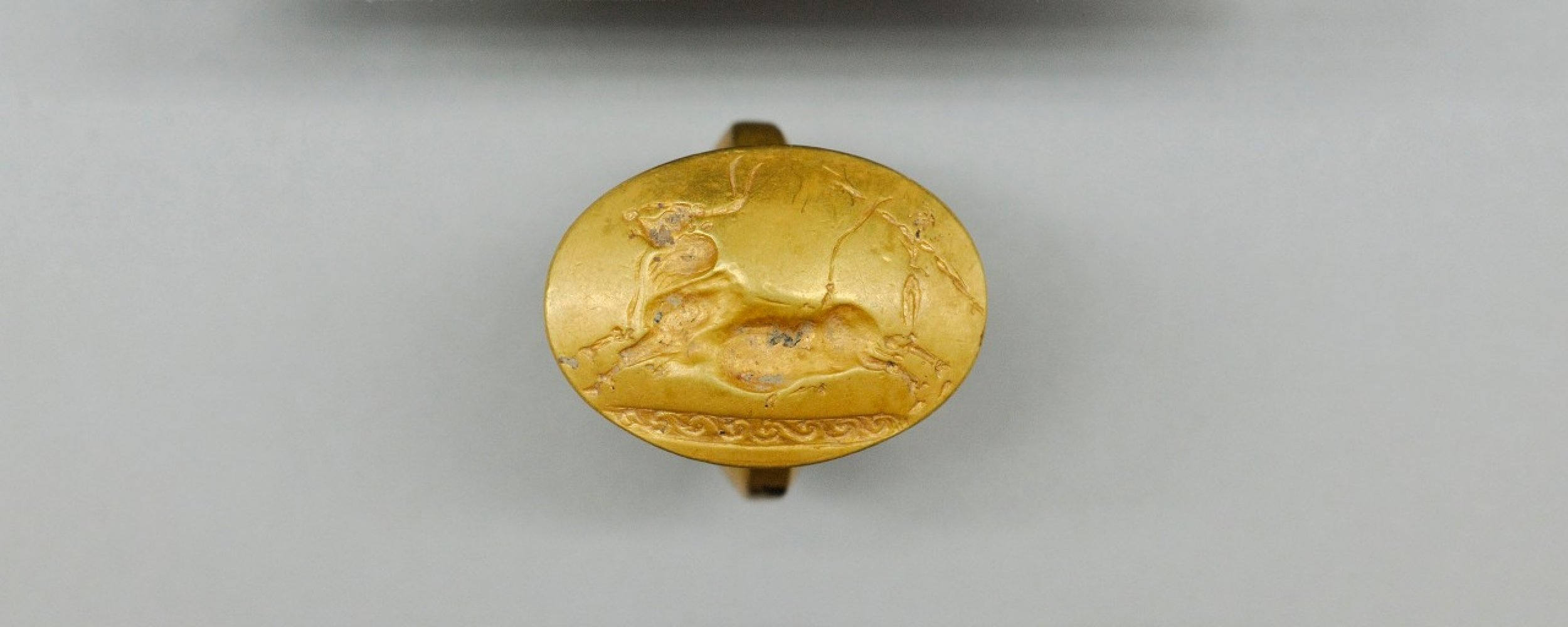 Click to enlarge Mycenaean golden ring