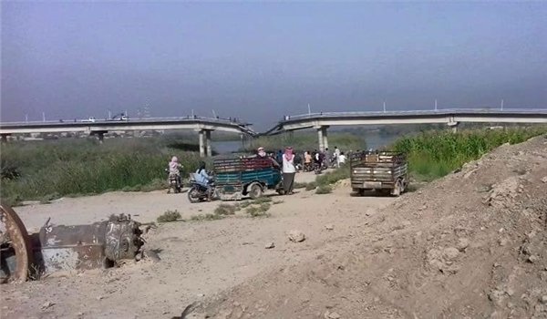 Deir Ezzur bombed bridge
