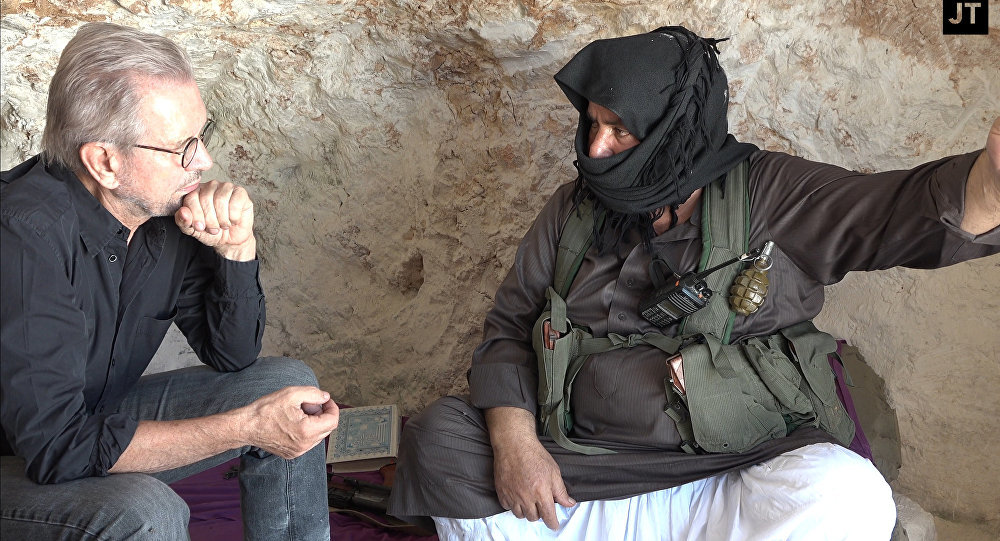 Jurgen Todenhofer interviewing Daesh militant